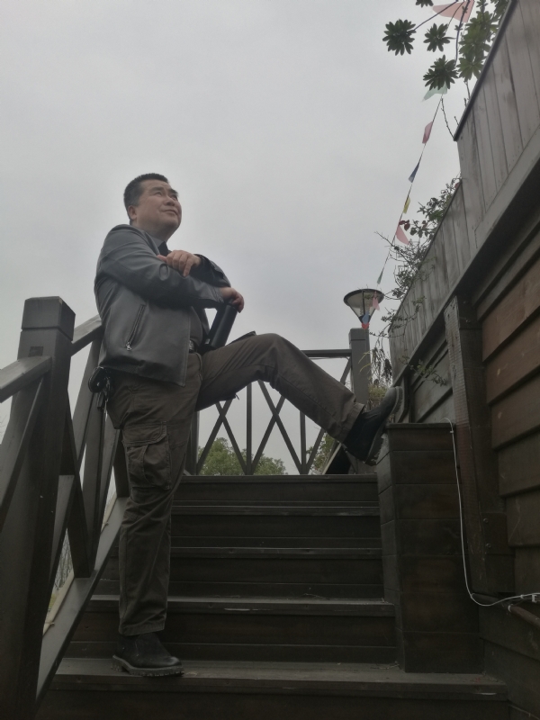 孤单背影的第一张照片--临沂相亲服务中心