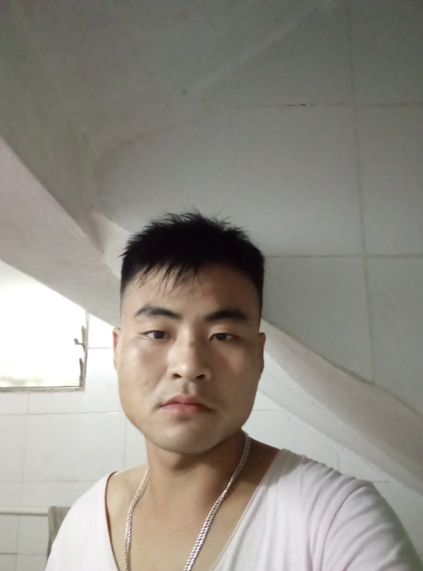 落叶知秋的第一张照片--临沂相亲服务中心