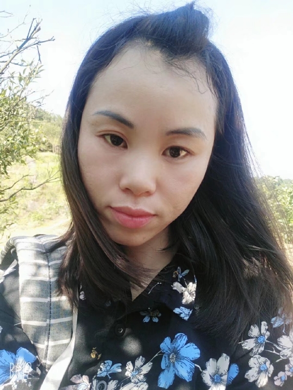 英英的第一张照片--临沂相亲服务中心
