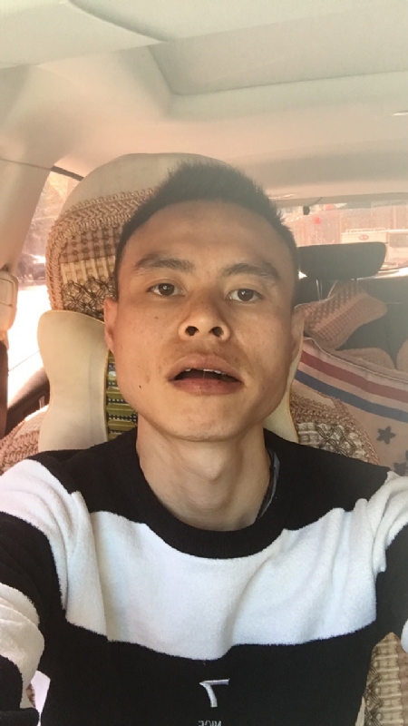 小何的第一张照片--临沂相亲服务中心