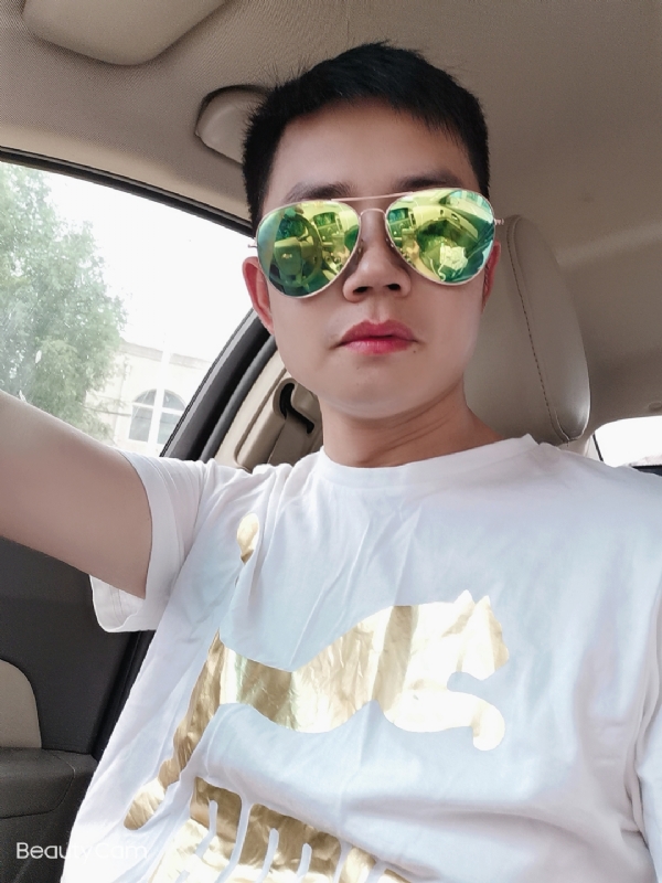 奋斗的第一张照片--临沂相亲服务中心