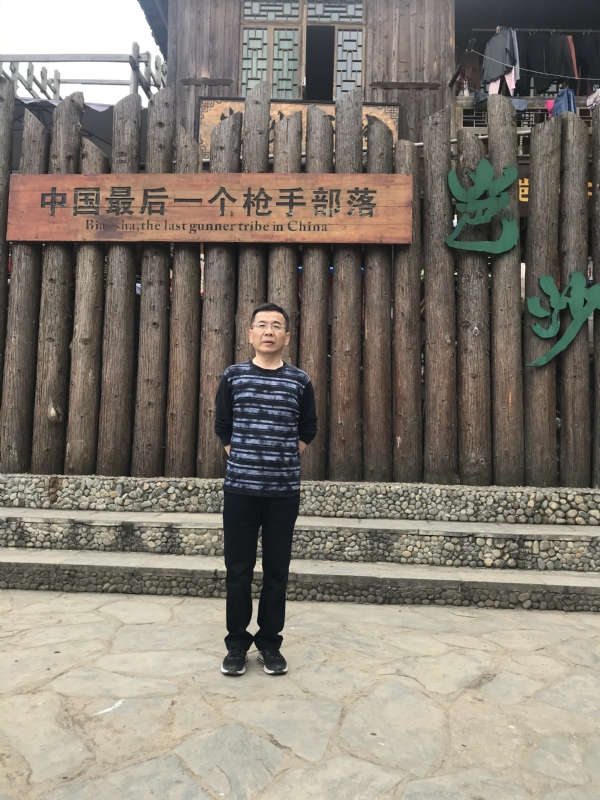 屯里的富豪的第一张照片--临沂相亲服务中心