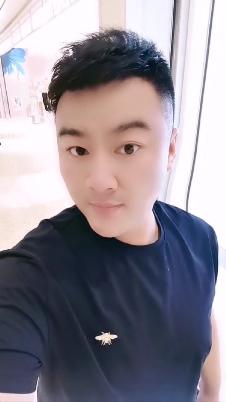 微风徐徐的第一张照片--临沂相亲服务中心