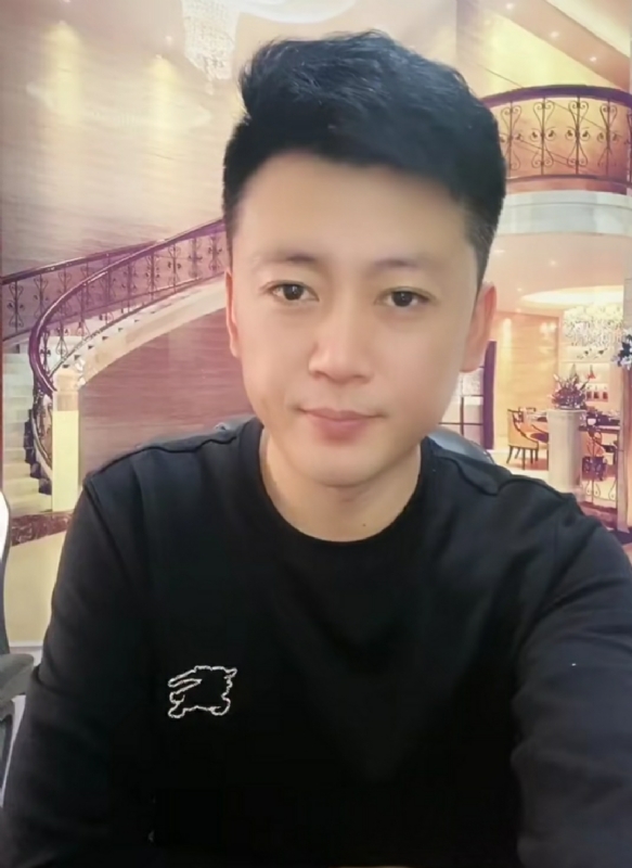 屋顶拾荒人的第三张照片--临沂相亲服务中心