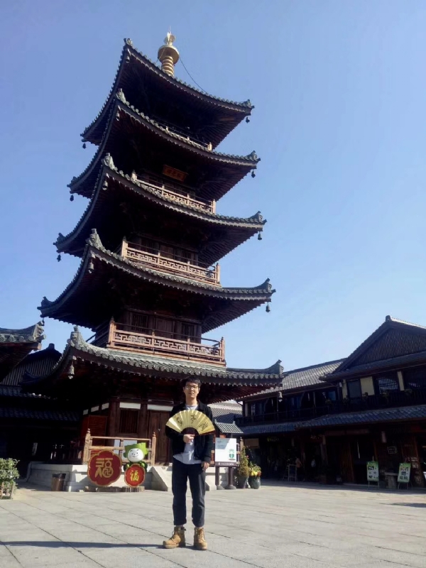 流浪共和的第一张照片--临沂相亲服务中心