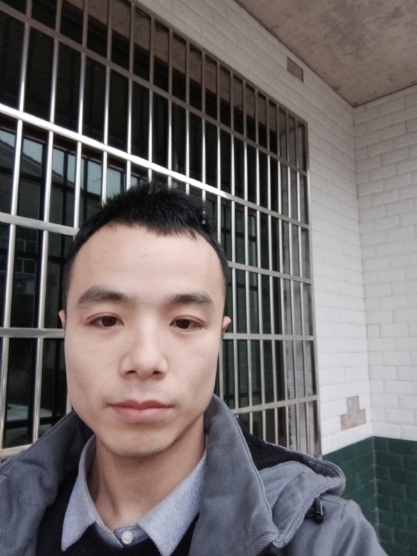 笑得那么开心的第三张照片--临沂相亲服务中心