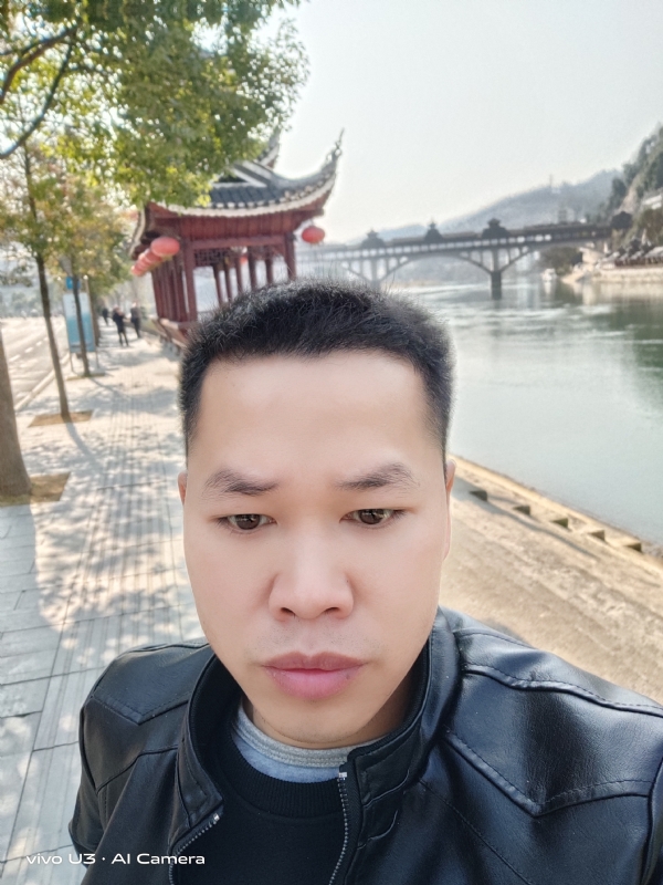 啊锦的第二张照片--临沂相亲服务中心