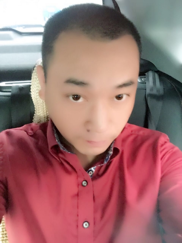 在一个路口等的第一张照片--临沂相亲服务中心