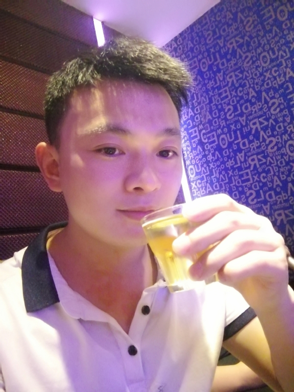 幸福的拥抱的第一张照片--临沂相亲服务中心