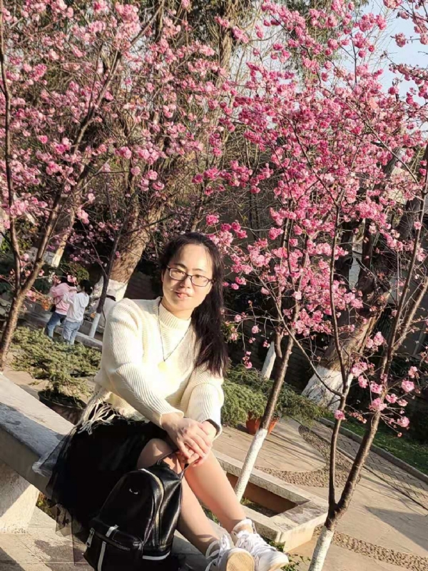 Nancy的第一张照片--临沂相亲服务中心