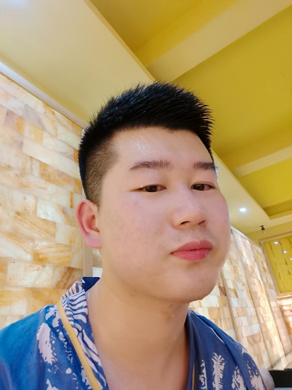 六月与阿十二的第一张照片--临沂相亲服务中心