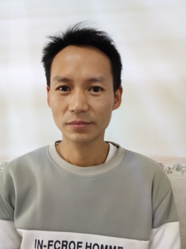 单亲爸爸的第一张照片--临沂相亲服务中心