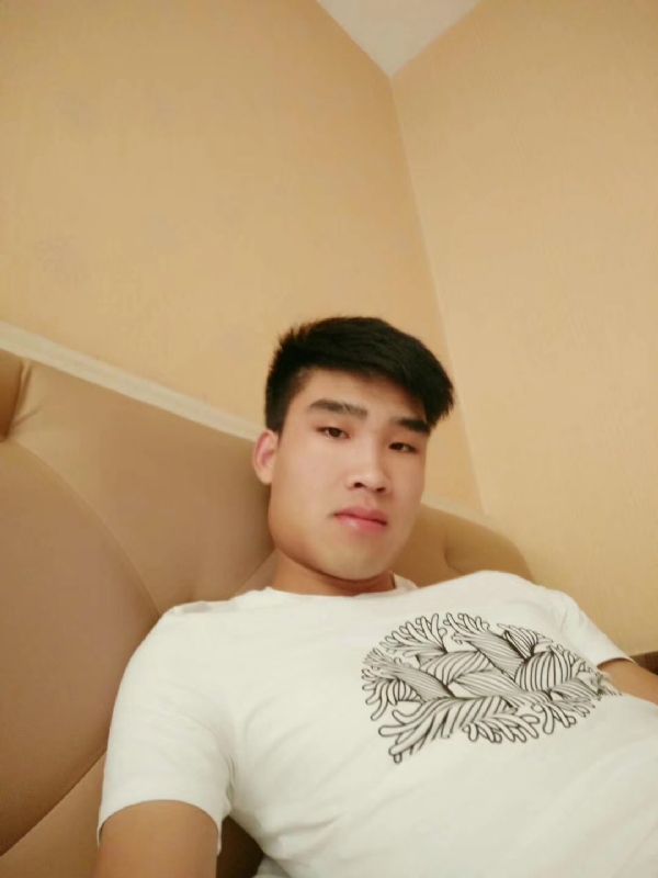 谁不曾孤单上路的第二张照片--临沂相亲服务中心
