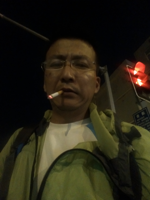 认真的生活的第一张照片--临沂相亲服务中心