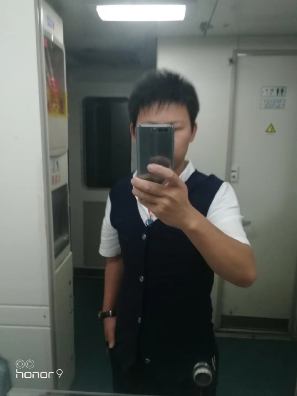 阳光下de幸福的第一张照片--临沂相亲服务中心