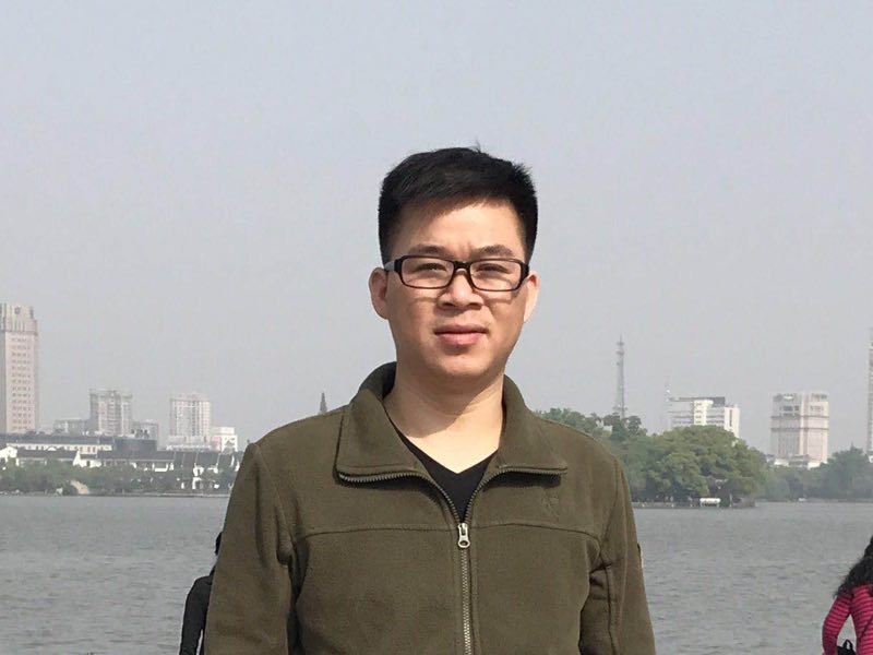 孔雀鱼的第一张照片--临沂相亲服务中心