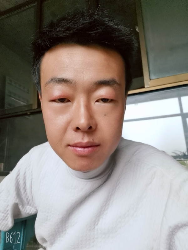 缺爱80后的第一张照片--临沂相亲服务中心