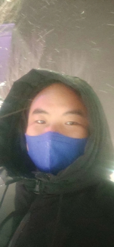 海子的第一张照片--临沂相亲服务中心