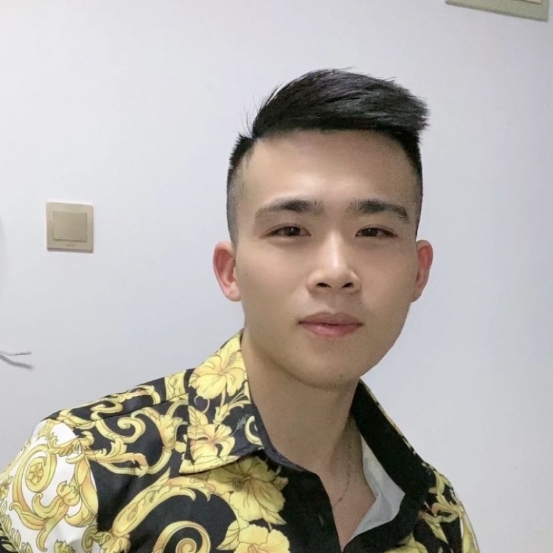 迷彩冲锋衣的第一张照片--临沂相亲服务中心