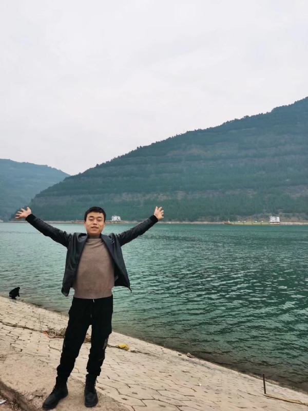 寂寞的风的第一张照片--临沂相亲服务中心