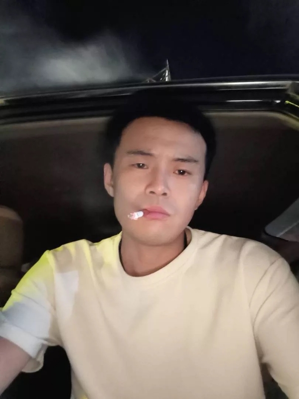 爱睡觉的土拨鼠的第一张照片--临沂相亲服务中心