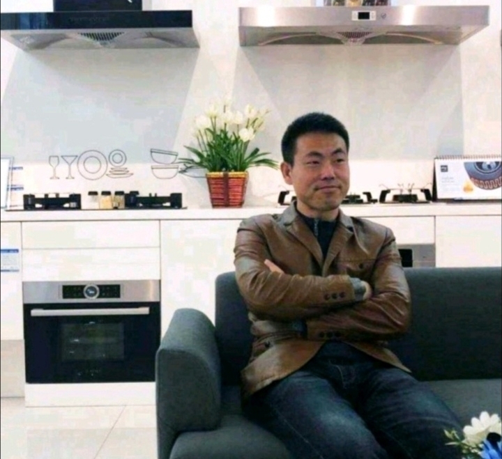 奋斗的执着的第一张照片--临沂相亲服务中心