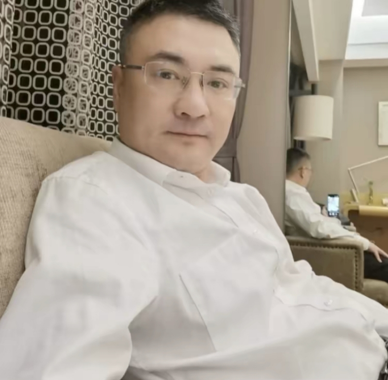 追逐的第二张照片--临沂相亲服务中心