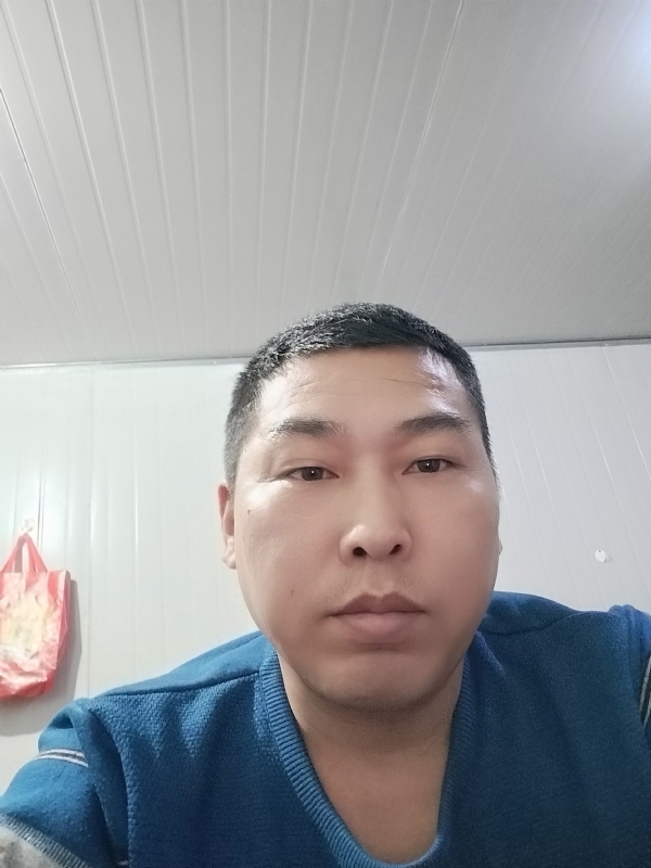 开着拖拉机去兜风的第一张照片--临沂相亲服务中心