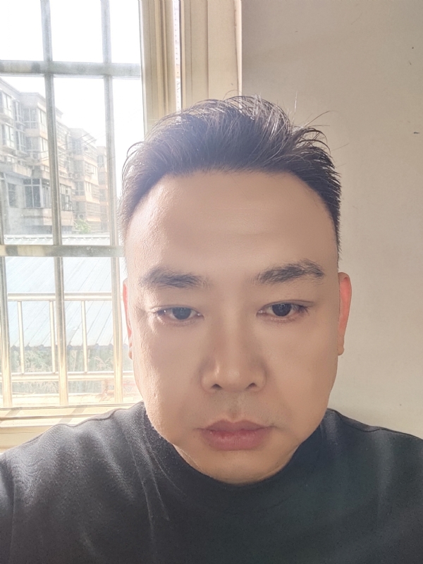 爱人先爱己的第一张照片--临沂相亲服务中心