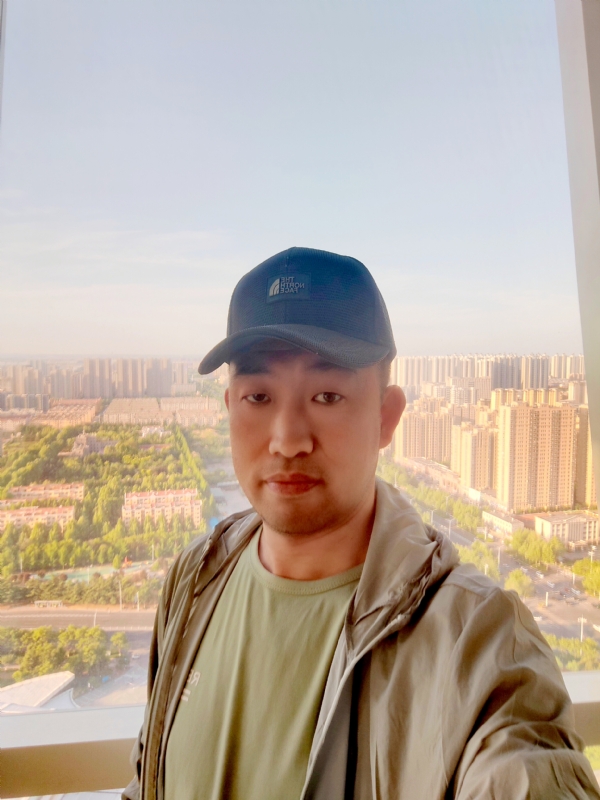 勇攀高峰的第二张照片--临沂相亲服务中心