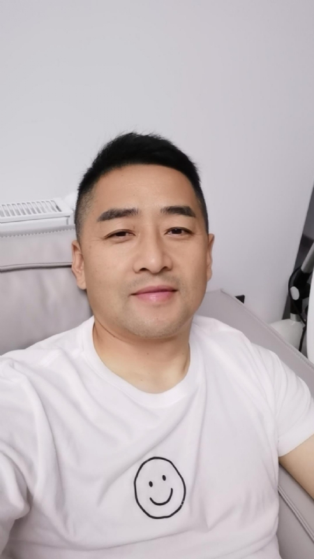 向阳而生的第一张照片--临沂相亲服务中心