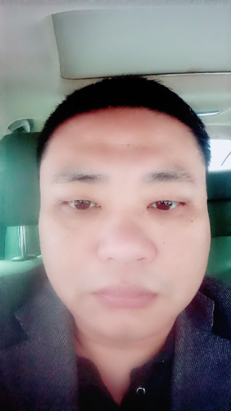 向日葵的第一张照片--临沂相亲服务中心