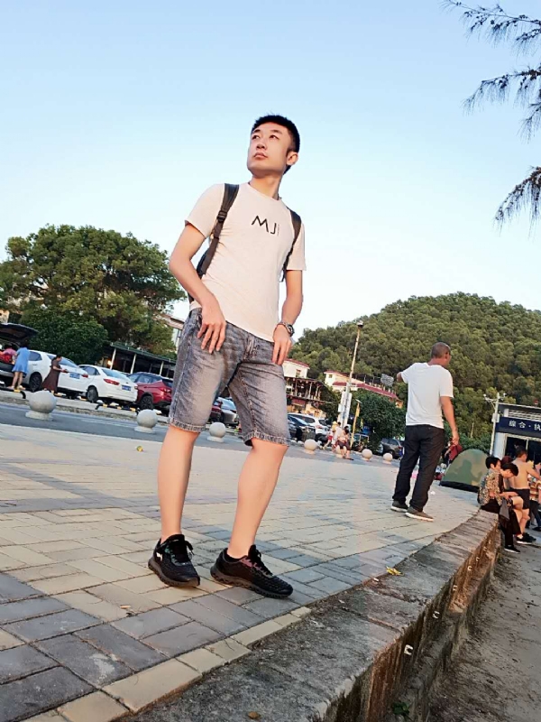 俊皓的第一张照片--临沂相亲服务中心
