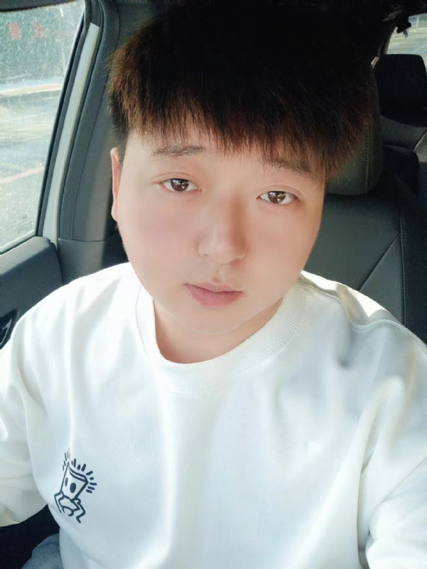 可乐加冰的第一张照片--临沂相亲服务中心