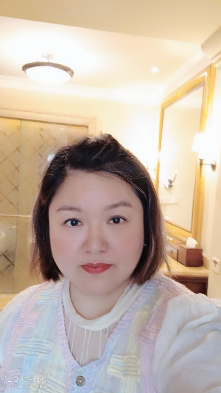 衎静玲瓏的第一张照片--临沂相亲服务中心