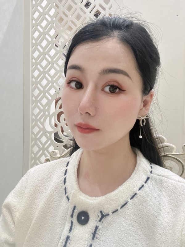 金莉的第一张照片--临沂相亲服务中心