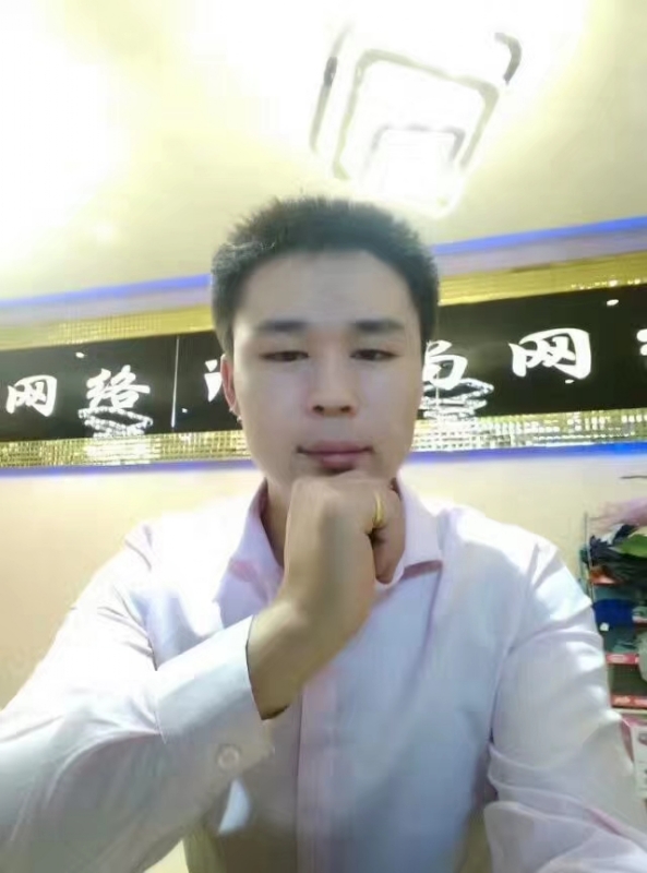 沉默寡言的第一张照片--临沂相亲服务中心