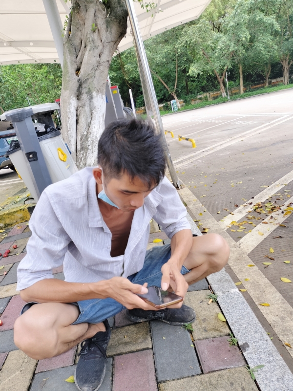 太累了的第一张照片--临沂相亲服务中心