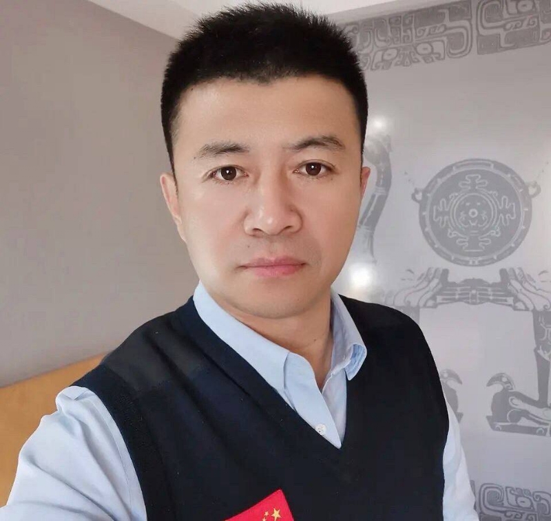 生在红旗下的第二张照片--临沂相亲服务中心
