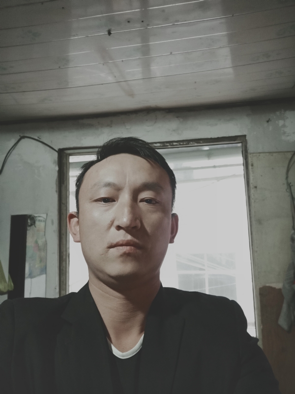 放弃爱你的第一张照片--临沂相亲服务中心