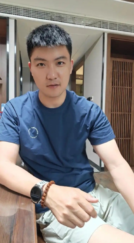 大鹏展翅的第三张照片--临沂相亲服务中心