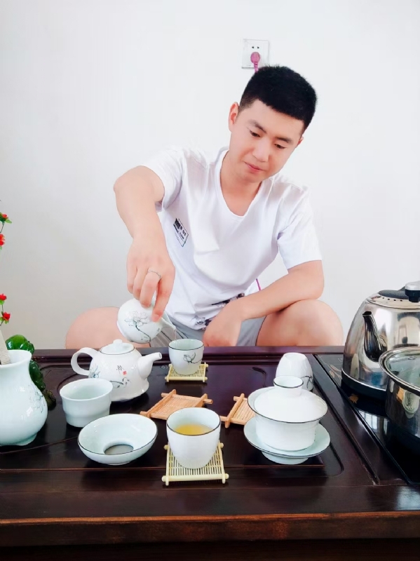 日月的第二张照片--临沂相亲服务中心