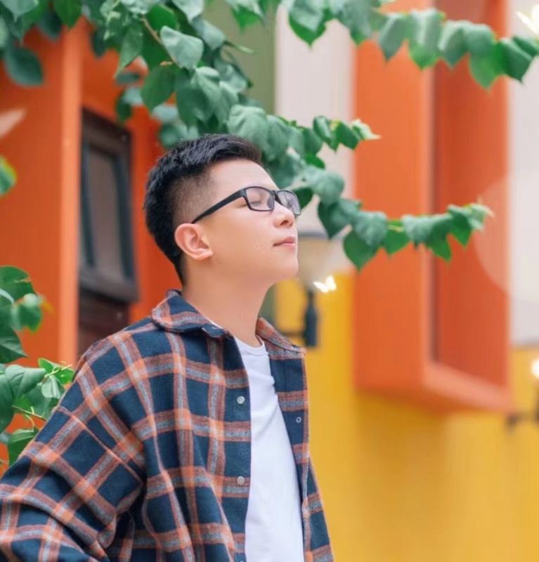 版本之子的第一张照片--临沂相亲服务中心