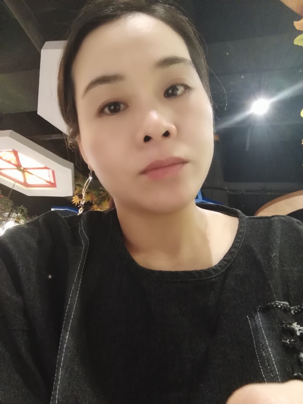 喜欢黑巧的第一张照片--临沂相亲服务中心